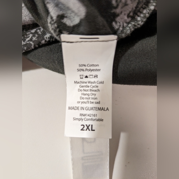 NWT LuLaRoe 2XL Mark Longsleeve Top Dark Green/Gray Camo 3 Buttons on Front - Picture 6 of 13